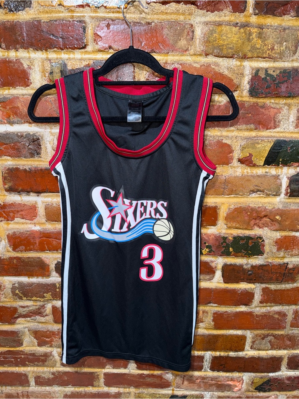 ALLEN IVERSON Philadelphia 76ers Black Jersey, Small